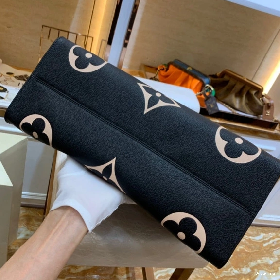 VUITTON CRAFTY LOUIS ONTHEGO GM 0819